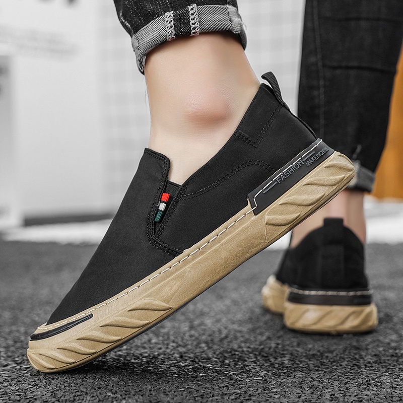 Mainland Sneakers Slip On Pria Fashion Casual Sepatu Kets Kuliah Kerja MC119