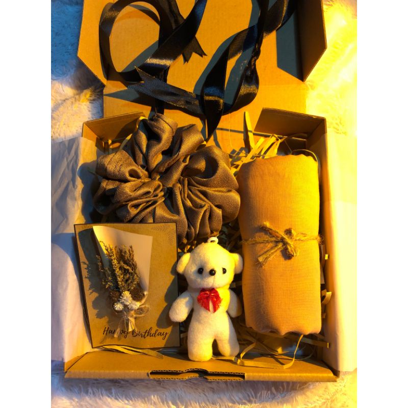 

HAMPERS GIFT BOX PREMIUM SPECIAL / KADO HADIAH / HAMPERS HIJAB / HAMPERS PASHMINA / HAMPERS BELLA SQUARE / HAMPERS PARIS PREMIUM / GIFT BOX HIJAB / KADO SEMPRO / KADO ULTAH / HAMPERS GIFT KADO / BINGKISAN WISUDA