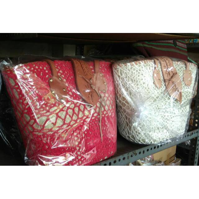 Tas Anyam Rajut Oleh Oleh Khas Bali