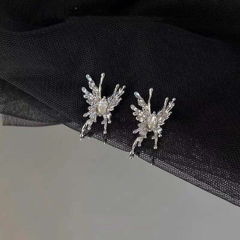 Anting Gantung Panjang Model Sayap Kupukupu Bahan Sterling Silver 925 Gaya Retro Untuk Wanita