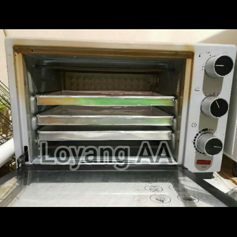 Loyang Oven Mito 666