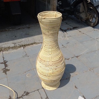 Vas Bunga Guci Rotan Tinggi 70cm / Pot Bunga Rotan Dekorasi Ruang / Guci Rotan Alam / Guci Rotan Alam