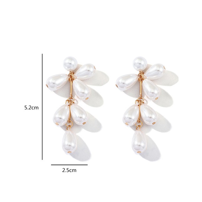 LRC Anting Tusuk Fashion White Dendritic Drop Pearl Earrings F87885