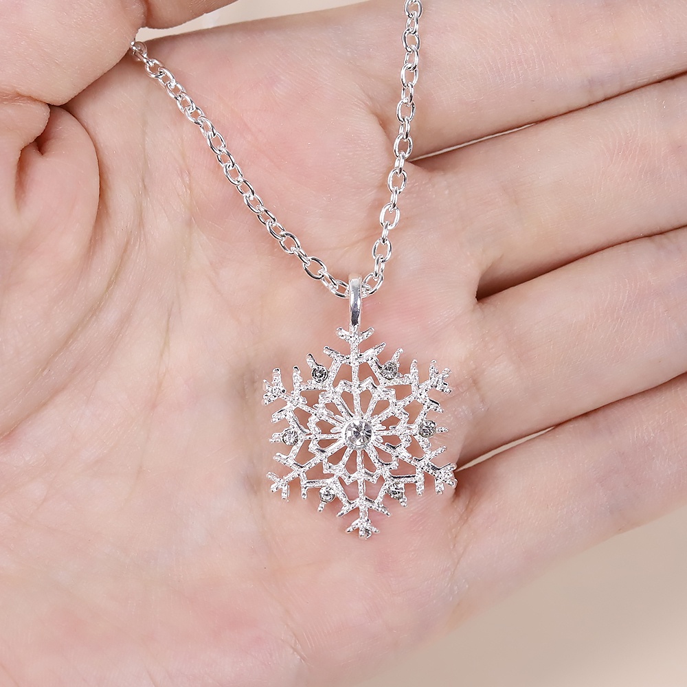 【COD Tangding】Lady Crystal Snowflake Zircon Flower Christmas Necklaces Pendants Jewelry for Women Sweater Necklace