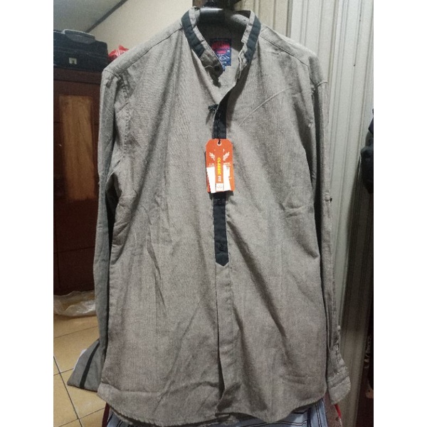 kemeja lengan panjang cowok merk REMIX JEANS size  XL.