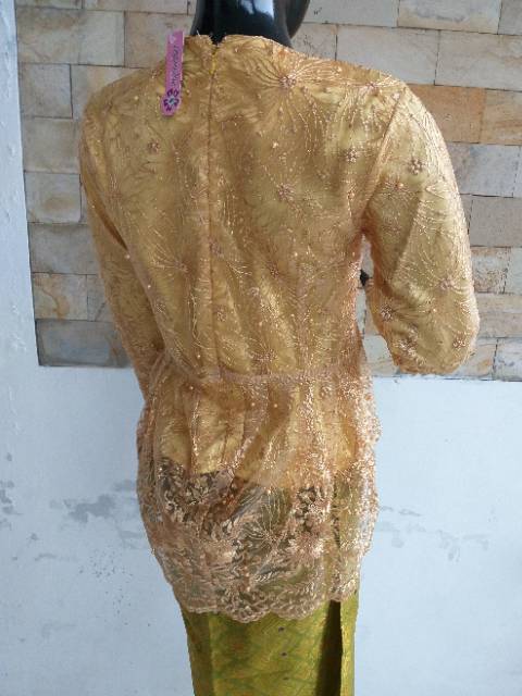 Set kebaya gold tulle mutiara pinquin