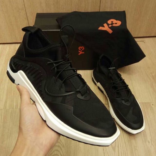 SEPATU SNEAKERS Y-3 - BLACK