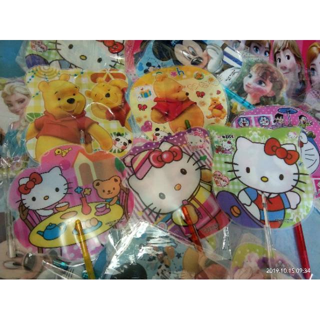 KIPAS  SOUVENIR PLASTIK ATOM MOTIF KARTUN