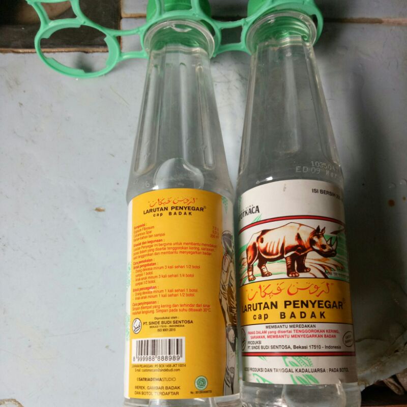 

Larutan Penyegar Cap Badak Botol 200ml