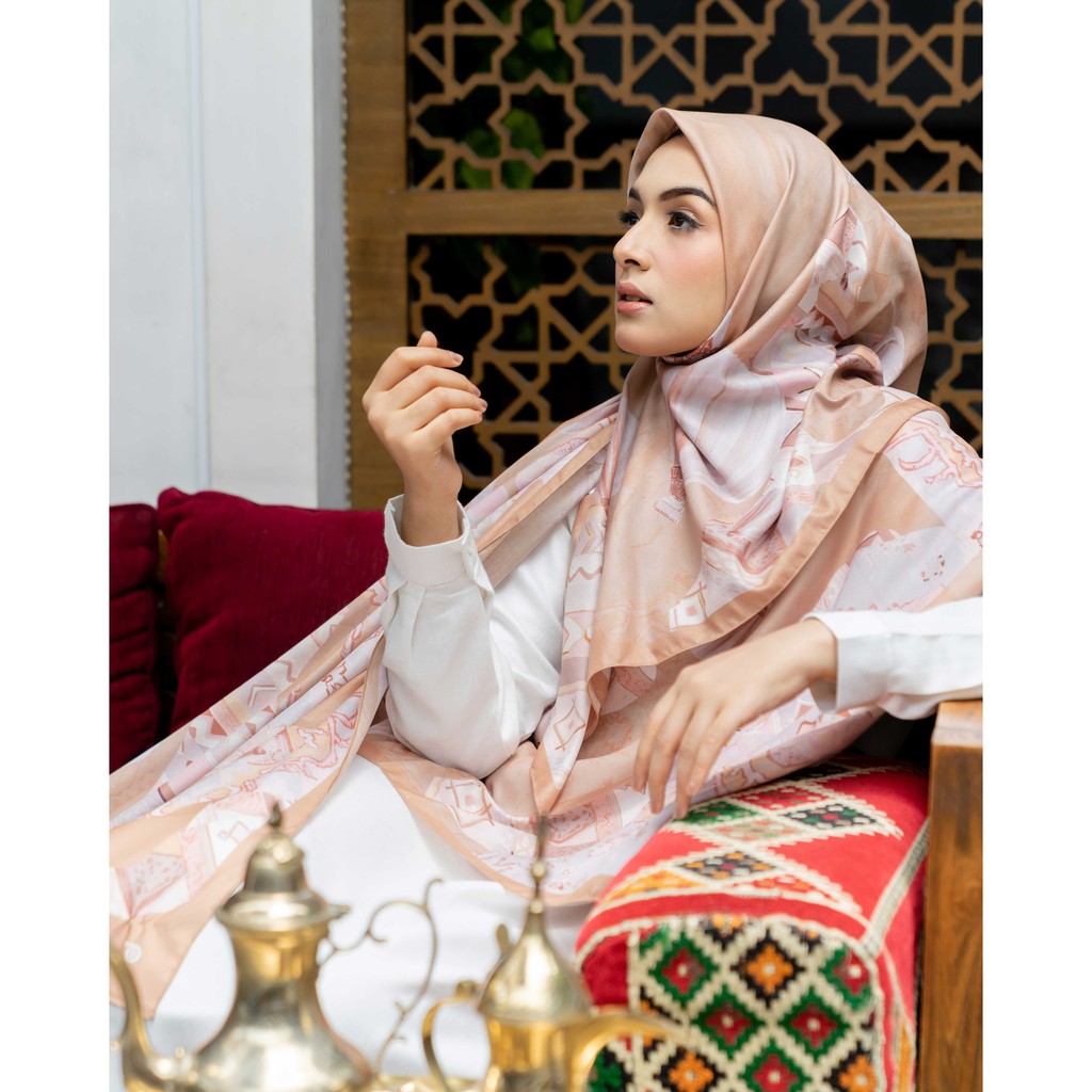 DEENAY HIJAB SIGNATURE TURKI CAPPADOCIA TORTILA ORIGINAL TERBARU VOAL ULTRAFINE GLOSSY