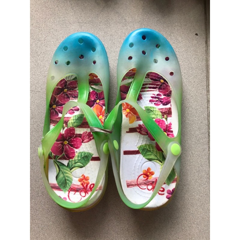 Sandal sepatu Jelly wanita