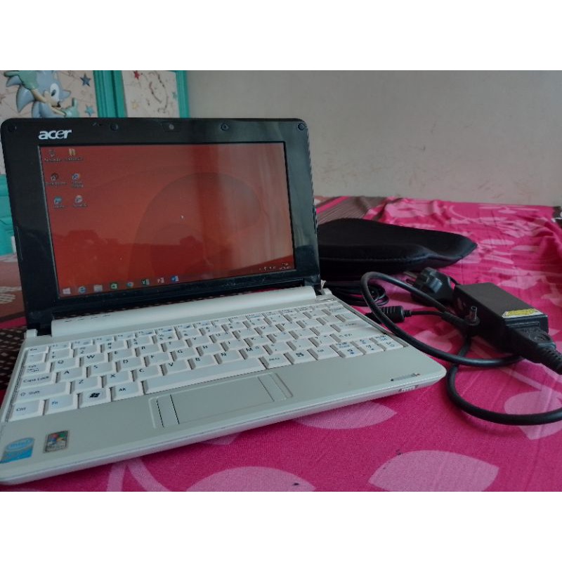 Notebook acer aspire one Ram 2GB HDD 320GB second warna putih