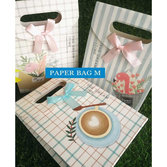 

Paper Bag Motif / Tas Kertas Kado / Tas Ulang tahun - M The Dream