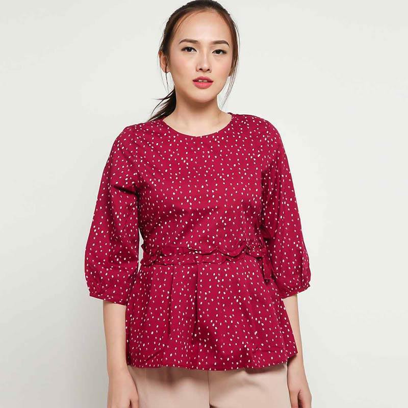 CAESAR Kemeja Blouse Blus Bluse Wanita Casual Lengan 3/4 Ada Warna peach dan Merah Bahan Katun