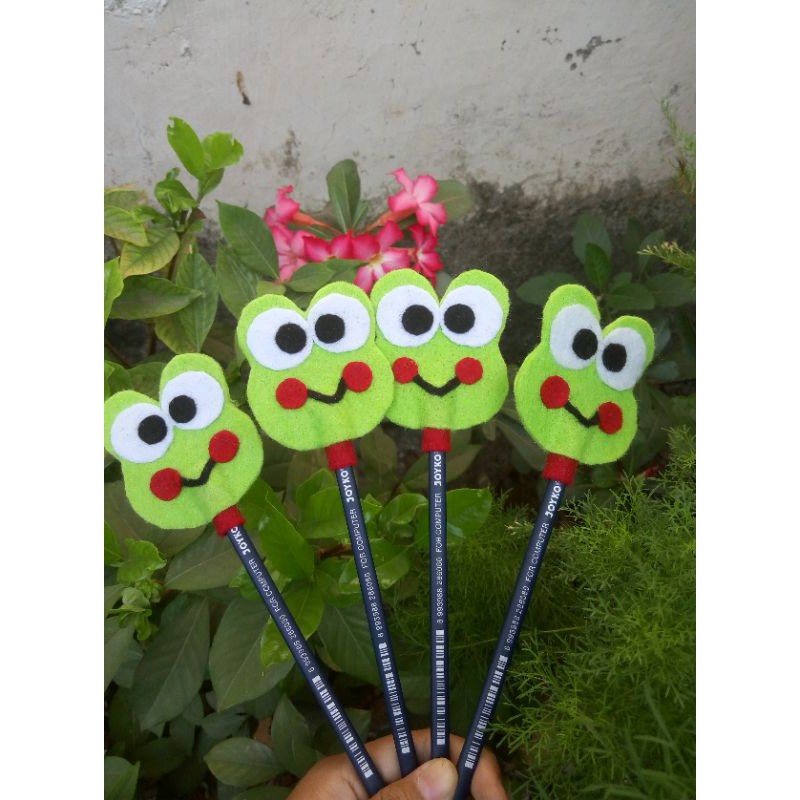 

Pensil Karakter Pensil Flanel