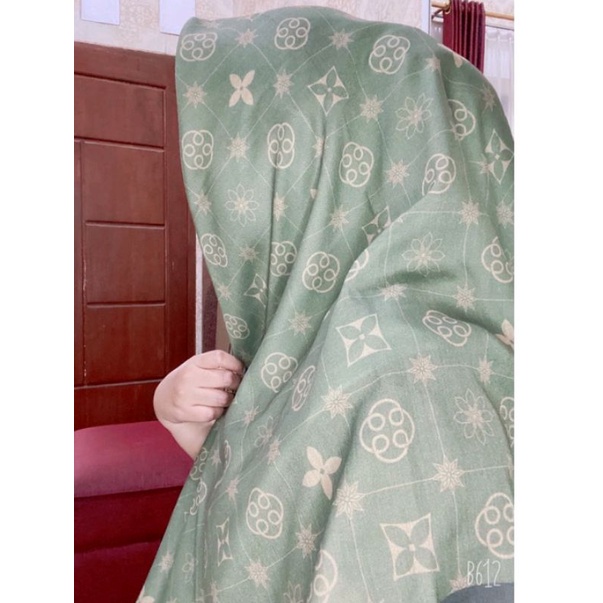 HIJAB SEGIEMPAT AUTHENTISM