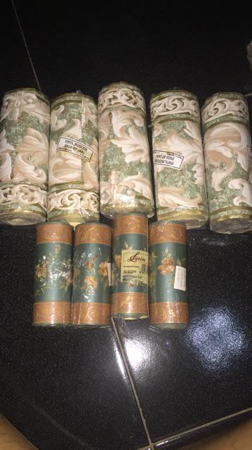 Wallpaper Dinding Motif Damask Classic Salur