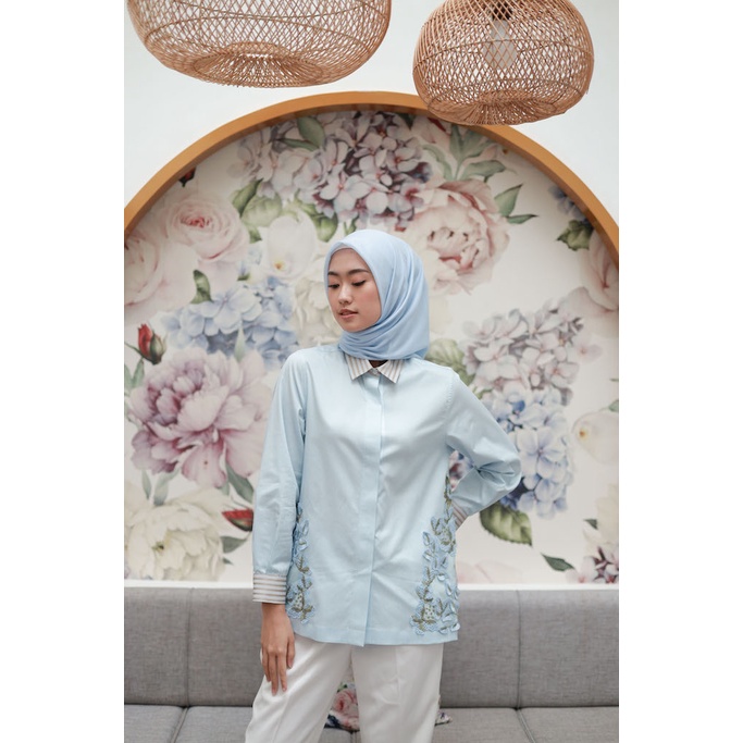 BLUE FLOWER SIDE LACE SHIRT - ARTKEA