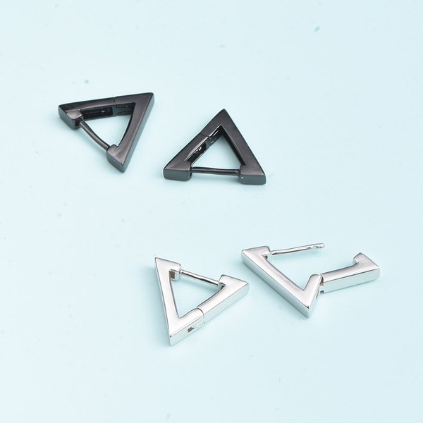 Anting Stud Piercing Bentuk Bulat Bahan Stainless Steel Warna Hitam Gaya Punk Untuk Pria