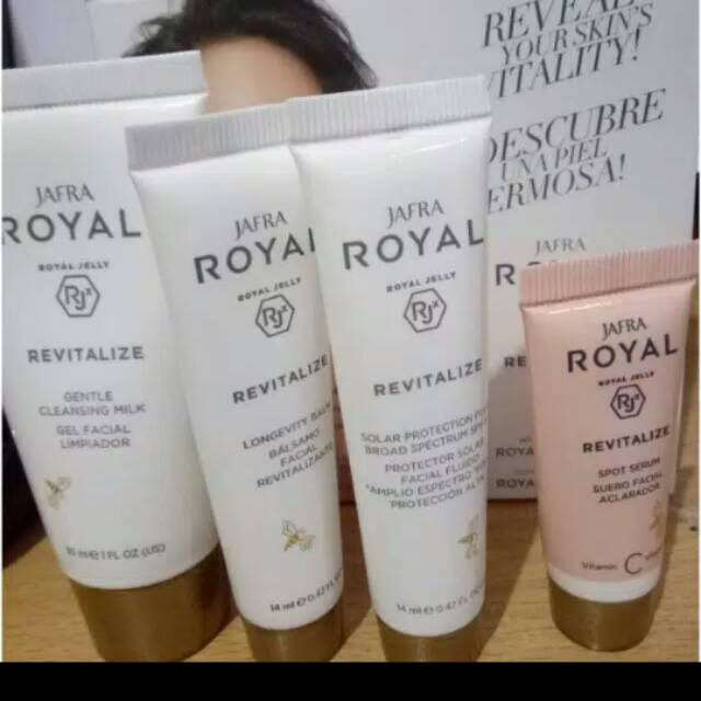 Preloved NEW jafra royal revitalize set travel kit mini