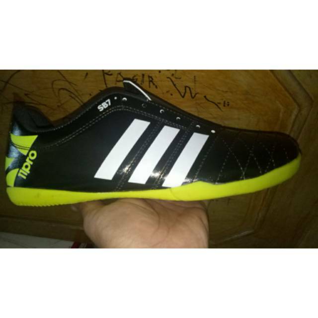 ( jumbo big size 44 45 46 ) sepatu futsal adidas 11pro