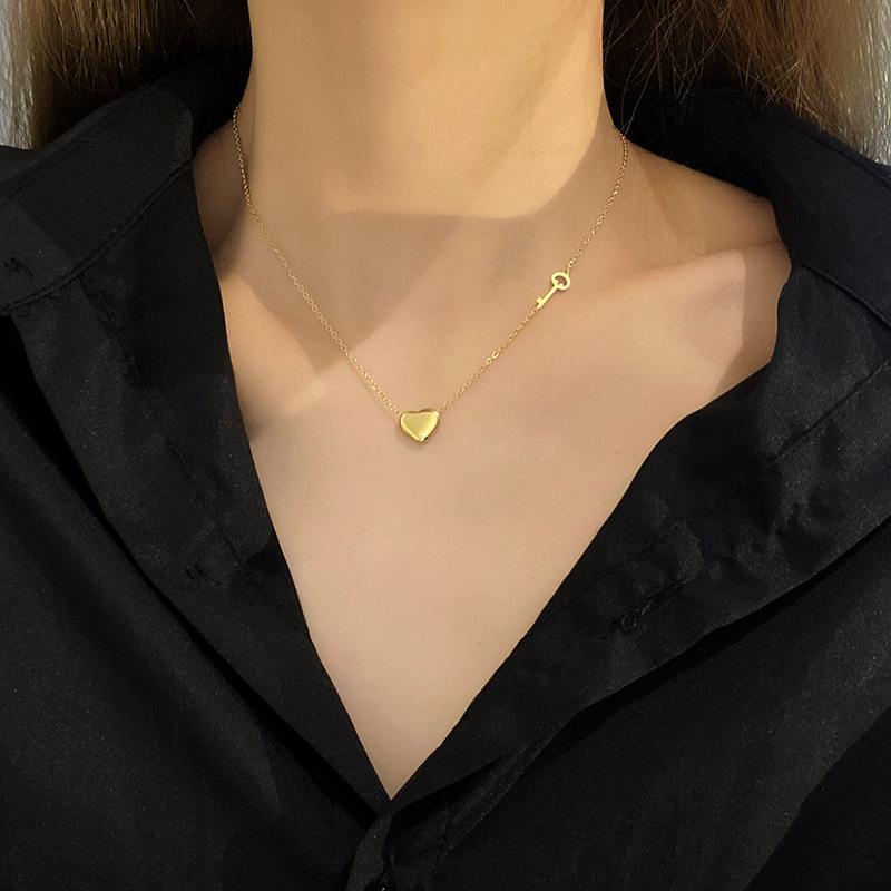 XiaoboACC Kalung Rantai Klavikula 18K Gold Titanium Steel Liontin Alfabet Love Ukuran Untuk Wanita - 38CM + 6CM