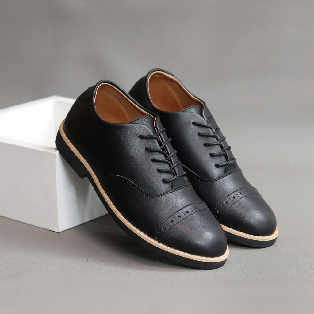 SepatuFormal Pantofel pria Resmi Formal Hitam Brown Casual Kantor Kuliah Pesta Kondangan Gereja Kerja PNS Guru Kulit Sintetis Terlaris Murah