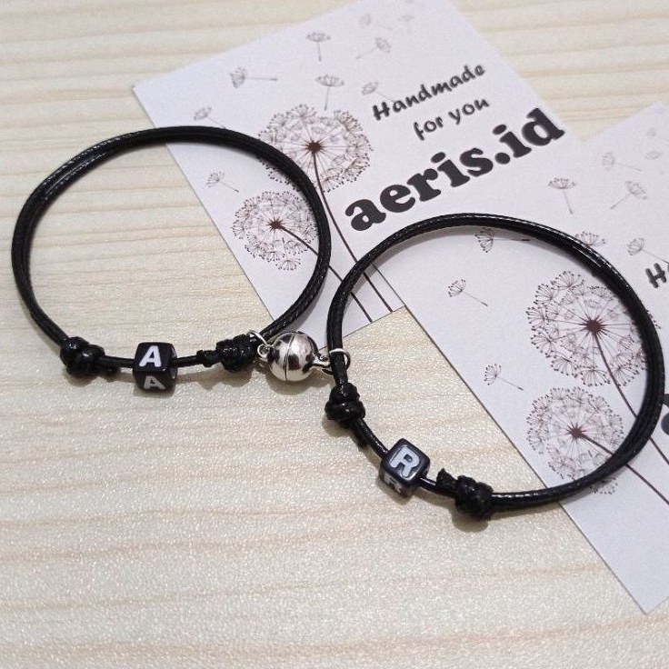 Gelang Couple Inisial Magnet Bulat Sepasang (2Pcs)