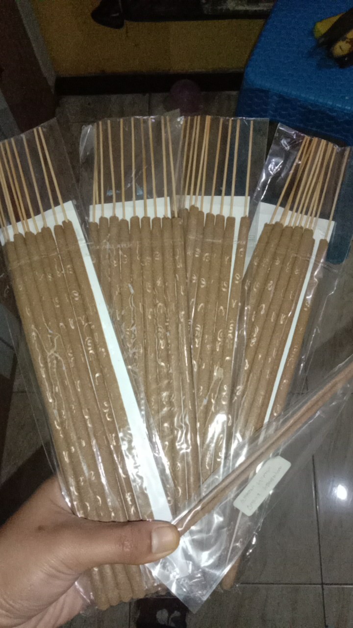 Dupa Dubali Astungkara / Dupa Gaharu