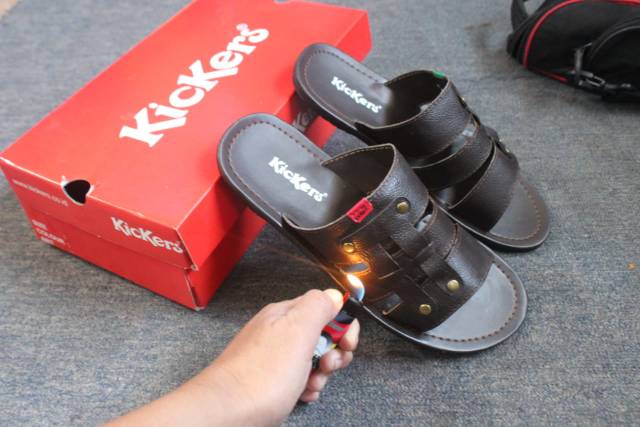 SANDAL PRIA SLIDE KULIT PU WARNA HITAM BRAVELEY