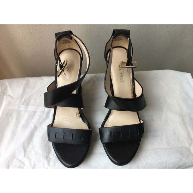 Preloved Nine West Wedges