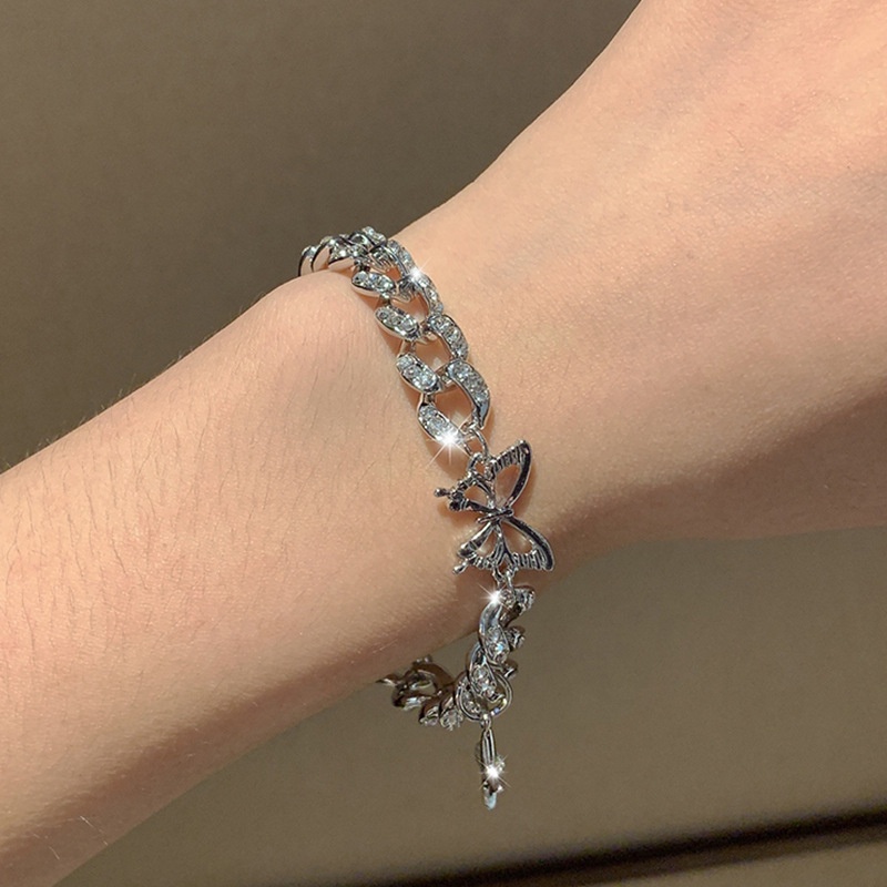 Gelang Rantai Tebal Desain Kupu-Kupu Salib Aksen Berlian Gaya Punk Hip Hop Bahan Metal