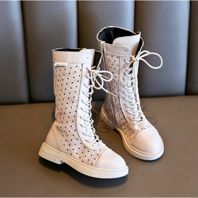 Sepatu boot anak perempuan