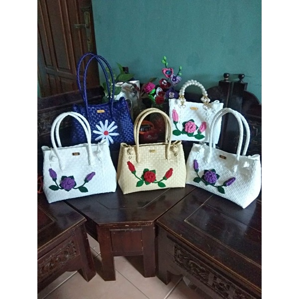 tas anyaman patty s bahan jally motif bunga rajut