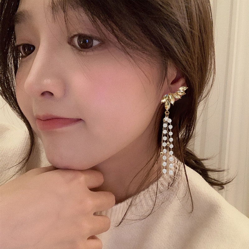 Anting Rumbai Panjang Desain Sayap Aksen Mutiara Bahan S925 Silver Needle Gaya Korea