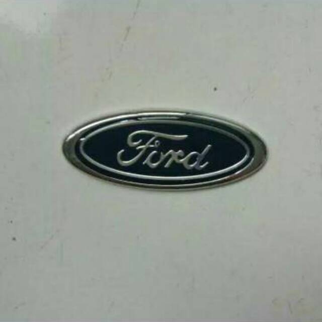 Logo emblem ford fiesta 1500/1600 bagian depan