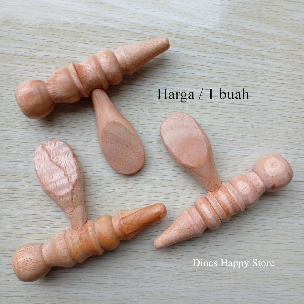 Alat Pijat Refleksi Totok Urut Telapak Kaki Tangan Kerokan Badan Segitiga Kayu Jati