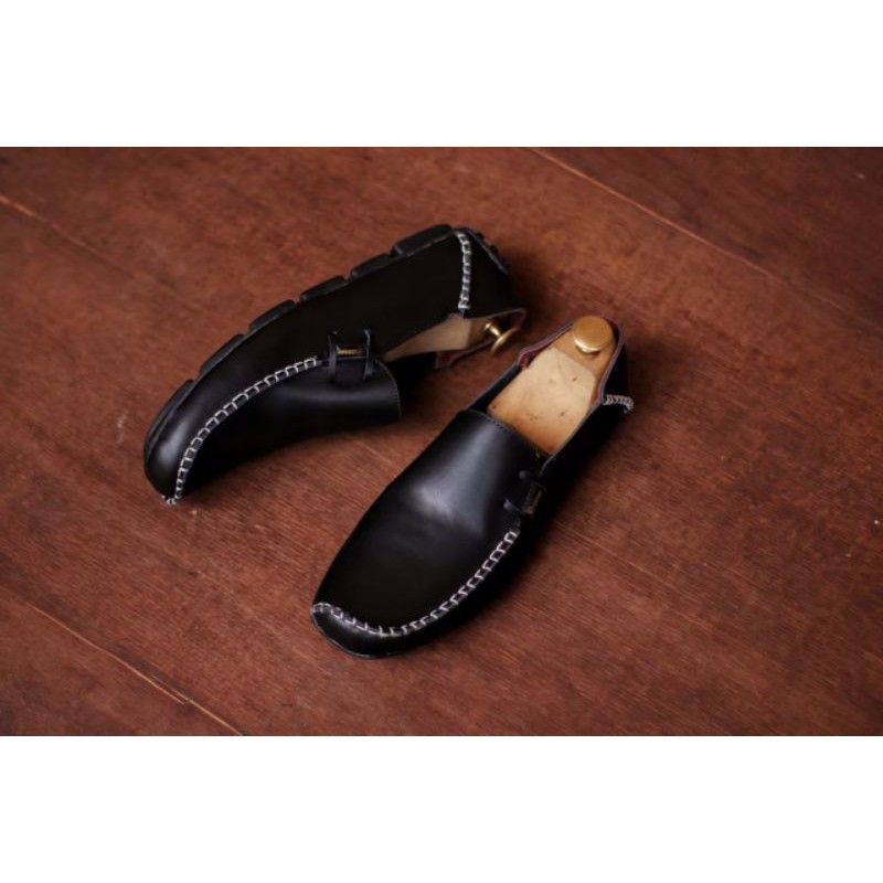 SKO X CEVANY X MOCLEA Sepatu Loafers Slip-On Casual Baham Kulit Asli Buatan Tangan