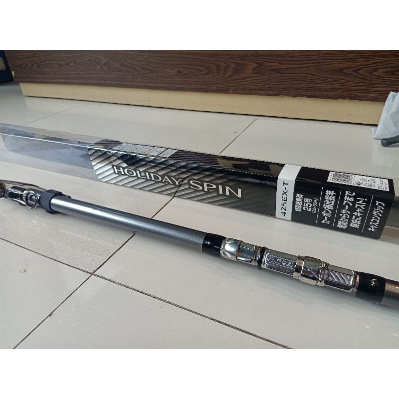 Shimano Holiday Spin 425 EXT sekend mulus 95% tidak terpakai
