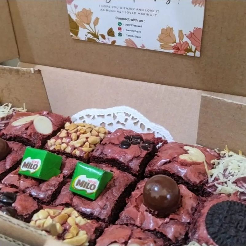 

Brownies Fudgy Red velvet ( Free 1 lilin untuk varian plus coklat & free card untuk setiap varian )