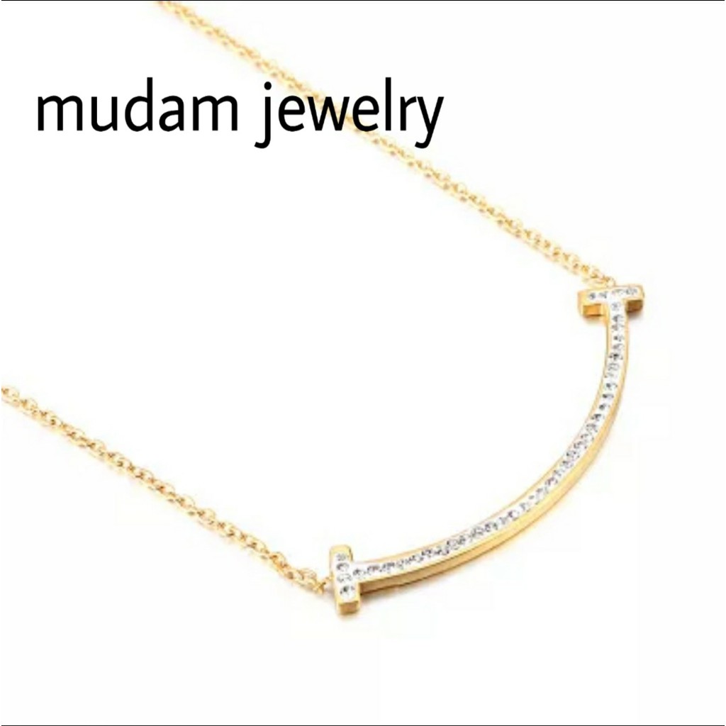 Kalung Titanium Smile Dengan Taburan Diamonds Artifisial Model Elegan