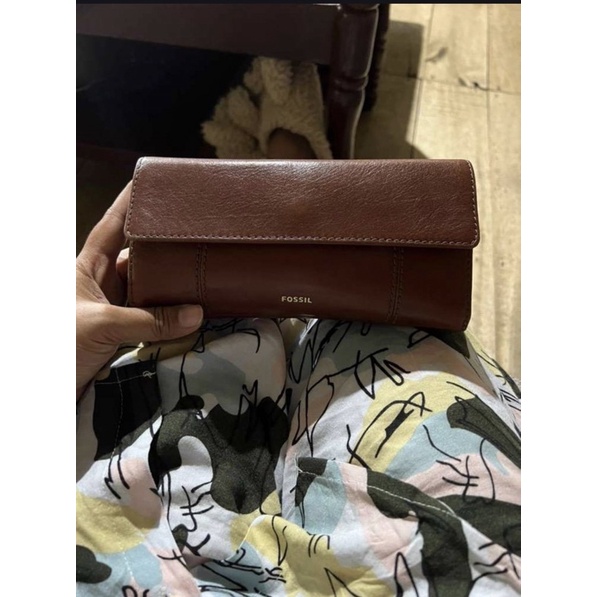 preloved dompet fossil