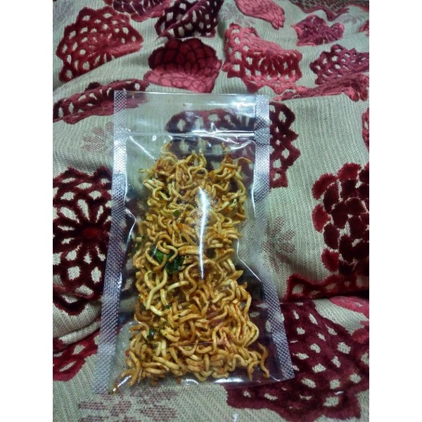 

krupuk jablay/kripik kaca/mie Krenyes pedas daun jeruk