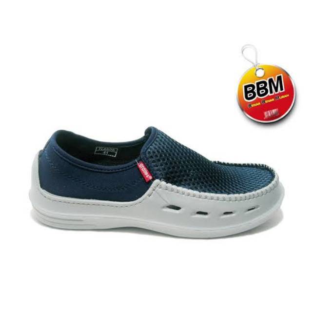 Sepatu slip on pria Ardiles