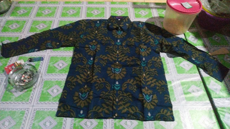 Kemeja Batik Premium Ndoromesem Lengan Panjang Bahan Katun Halus Baturaden Warna Navy Prabu Kamulyan