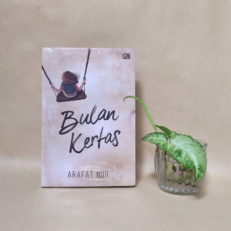 BULAN KERTAS - ARAFAT NUR