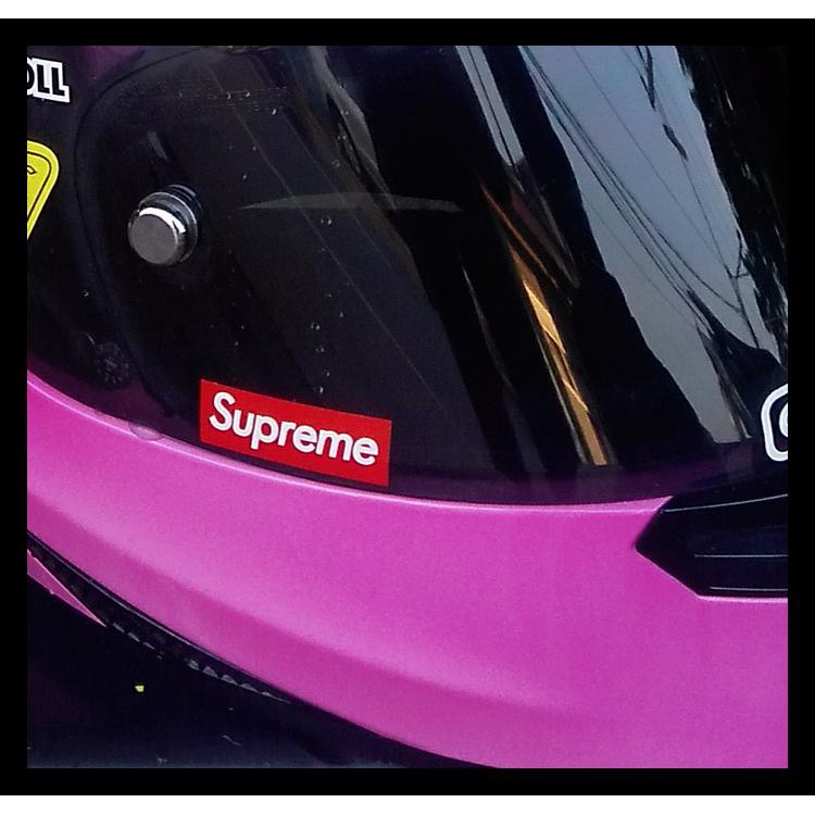

Cutting Sticker Supreme kecil ukuran 4cm BERGARANSI