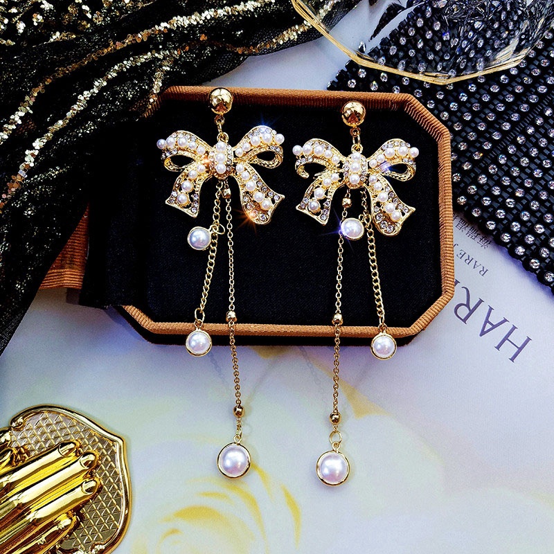 Anting Stud Panjang Desain Pita Bahan 925 Silver Aksen Berlian Gaya Korea