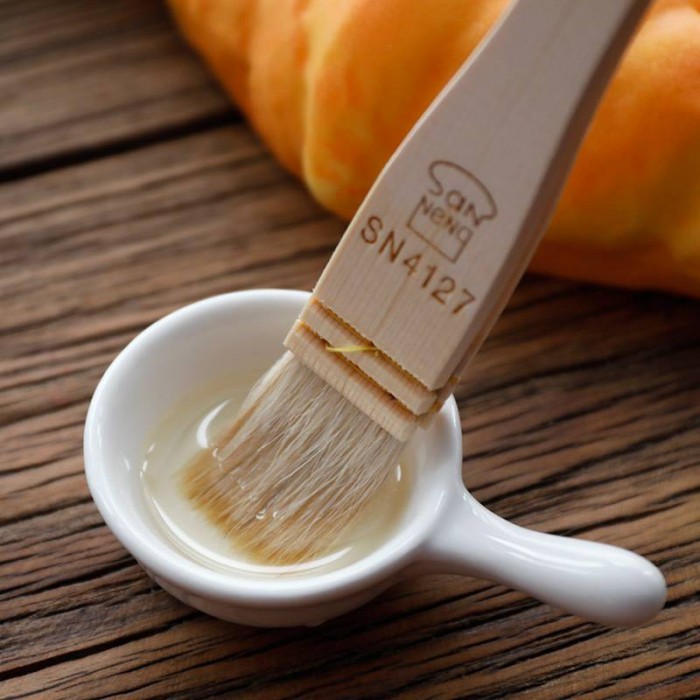 Sanneng small soft baking brush wooden handle SN4127 / kuas kue gagang kayu