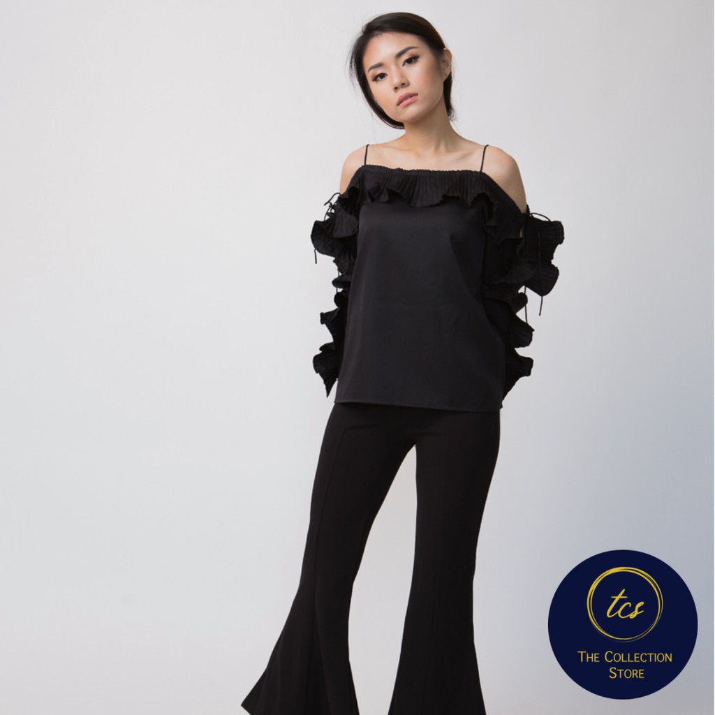 Ruffle Blouse Hitam dengan detail Tali